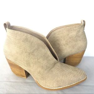 NWOT Catherine Malandrino Ankle Boots 7